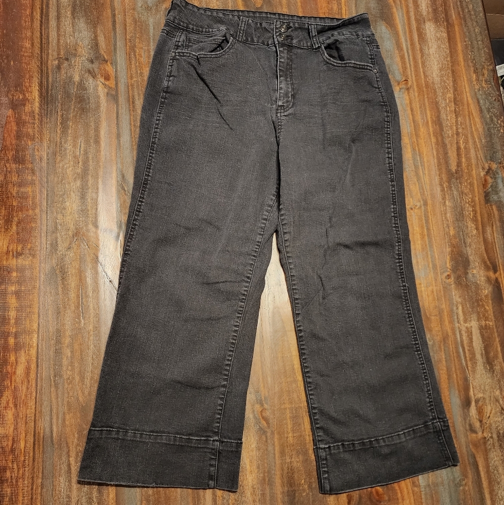 Time and Tru Black Crop Jeans